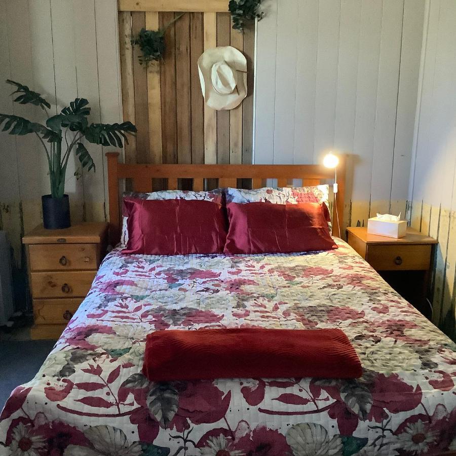 Corella Creek Country Farm Stay Нелия Екстериор снимка